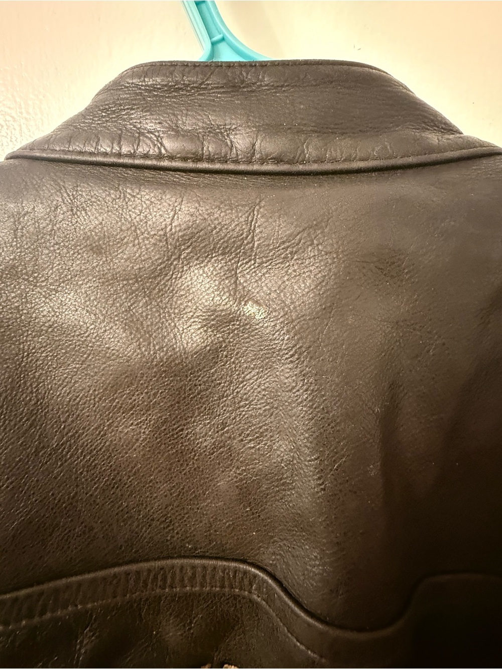 Harley-Davidson Black Leather Bomber Jacket with Gold Logo - Picture 4 of 13